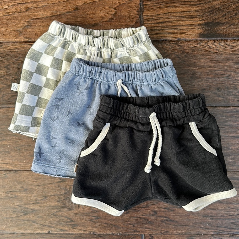 Lot of Childhoods Clothing Gender Neutral
Shorts, size 3Т